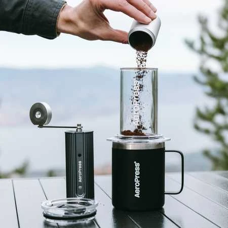 Kavamalė AeroPress - Młynek rankinis pilka