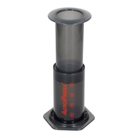 AeroPress kavinukas su stūmokliu