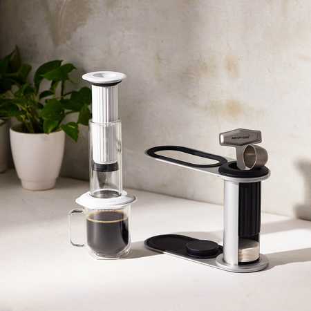 „AeroPress Premium“ – stiklinis kavos virimo aparatas, baltas