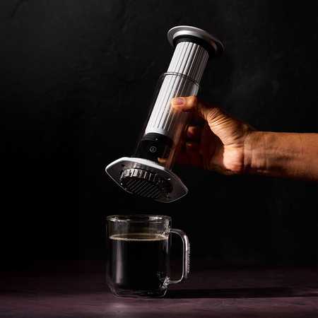 „AeroPress Premium“ – stiklinis kavos virimo aparatas, baltas