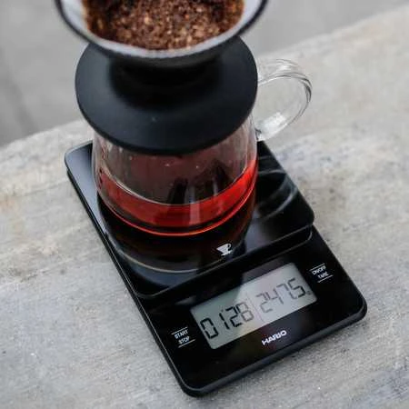 Hario barista svarstyklės su veikiančiu laikmačiu