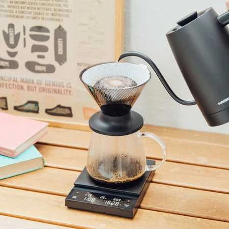 Hario - NEO V60-02 Tritan Coffee Dripper - Juodas