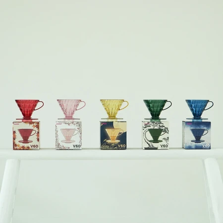 Hario - Plastic Dripper V60-02 Tsukimi Geltona