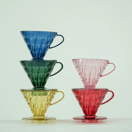 Hario - Plastic Dripper V60-02 Tsukimi Geltona
