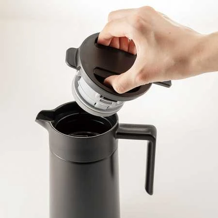 HARIO thermal serveris with ceramic coating juodas 800ml