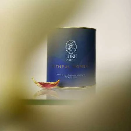 Lune Tea Blissful Moment arbatos pakuotė su džiovintu žiedlapiu