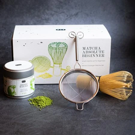 Matcha rinkinys su šluotele ir sijotuvu pradedantiesiems