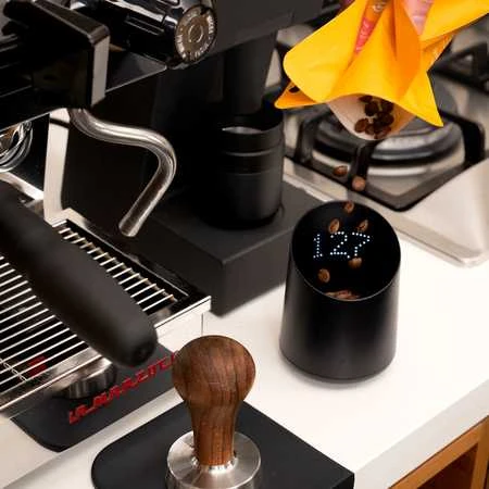 Subminimal Subscale electric coffee dispensing cup - juodas