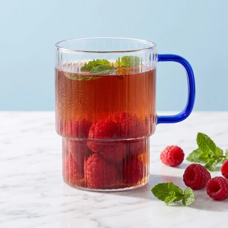 Vialli Design Puodeliai Dvi briaunuotos stiklinės su mėlyna rankena 350ml (1791)