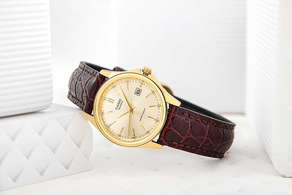 CASIO Moteriškas Laikrodis LTP-1183Q-9A Auksinis Dialas