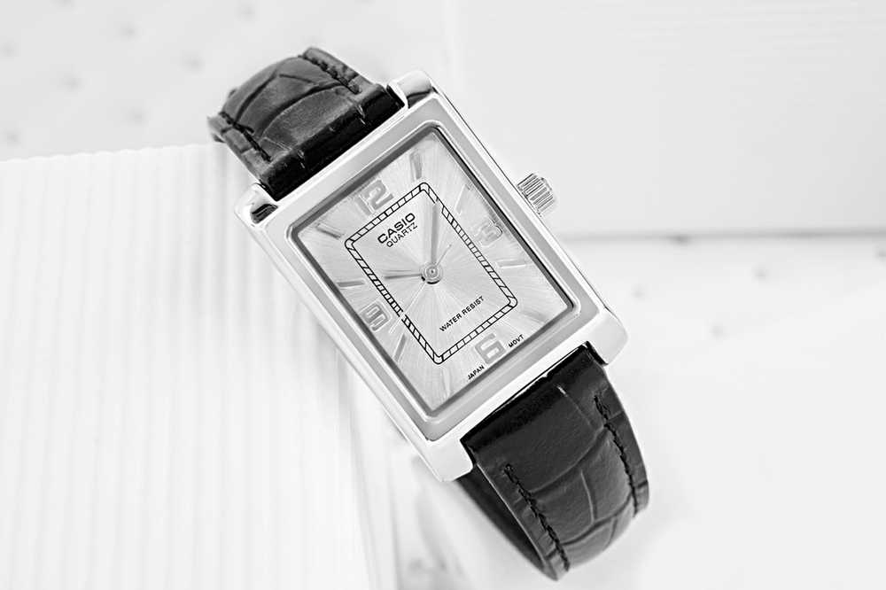 CASIO LTP-1234LL-7A MOTERISKAS LAIKRODIS + DĖŽĖ
