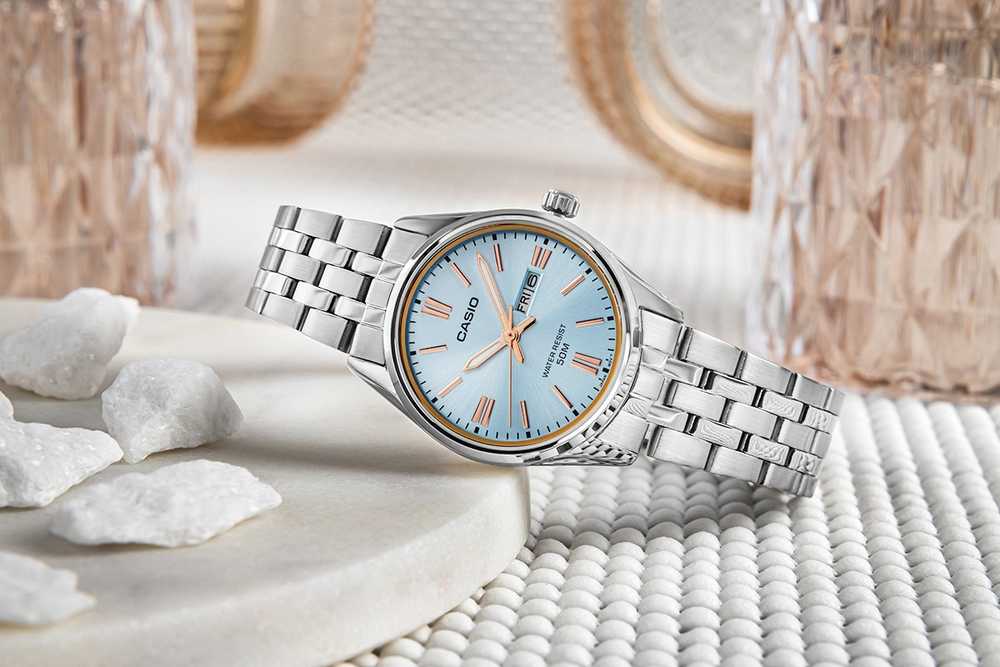 Laikrodis Casio Collection Vintage CASIO COLLECTION LADY DAY & DATE - LIGHT Mėlynas, BRONZE RODYKLĖS LTP-1335D-2AVDF
