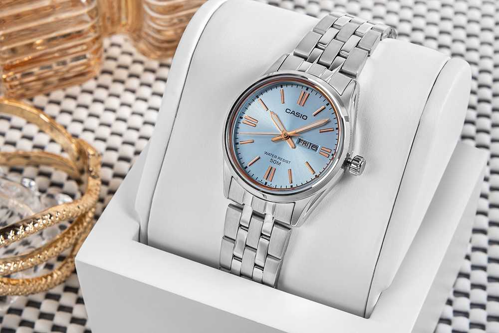 Laikrodis Casio Collection Vintage CASIO COLLECTION LADY DAY & DATE - LIGHT Mėlynas, BRONZE RODYKLĖS LTP-1335D-2AVDF