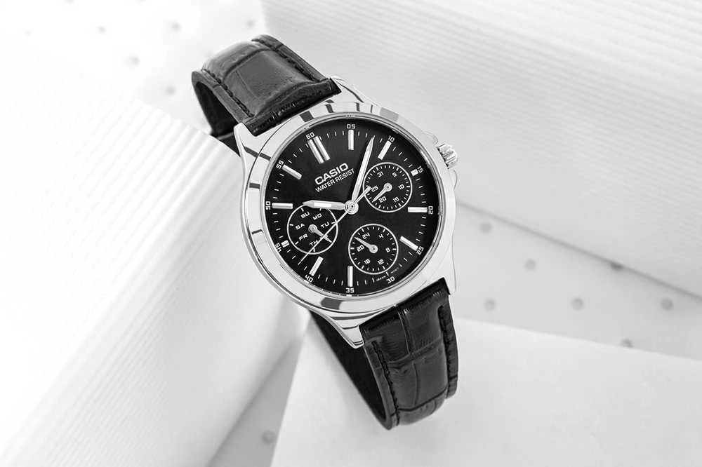 Casio laikrodis LTP-V300L-1A moterims, juodas ciferblatas, sidabrinė korpusas