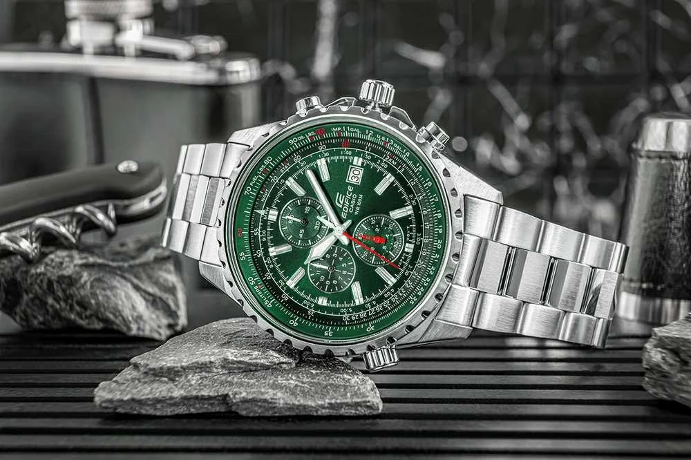 Laikrodis Casio EF-527D-3AVUEF - Sukurtas aviatoriams