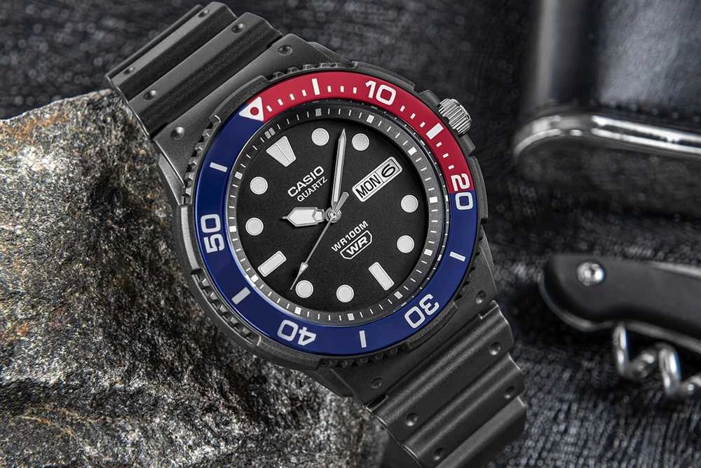 Laikrodis Casio Collection Vintage CASIO SPORT DIVER 100M - Juodas MRW-230H-1E2VDF