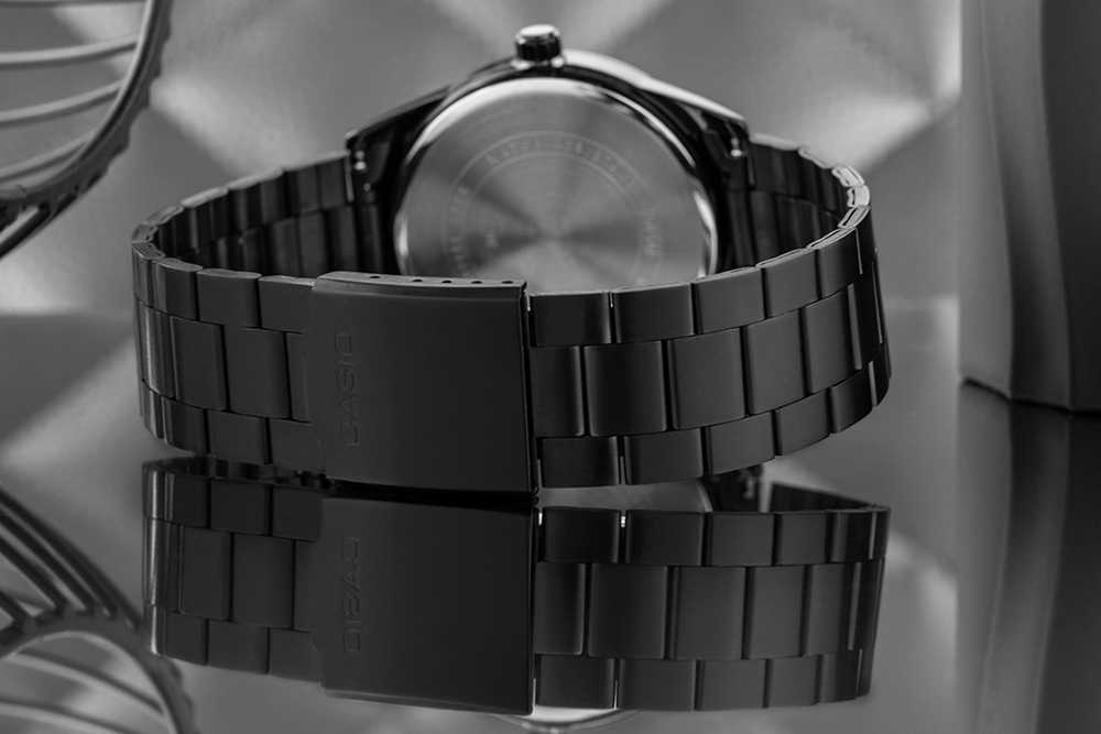 CASIO MTP-VD03B-1A VYRIŠKAS LAIKRODIS + DĖŽUTĖ