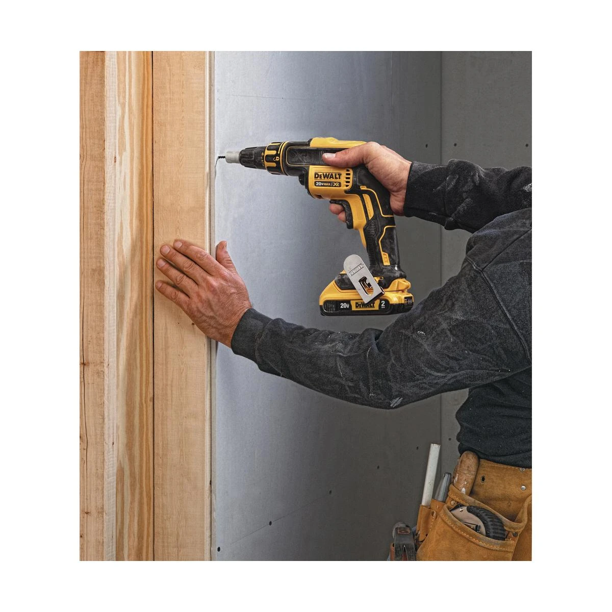 Juostinis suktuvas DeWalt DCF620D2-QW; 18 V; 2x2,0 Ah akum.