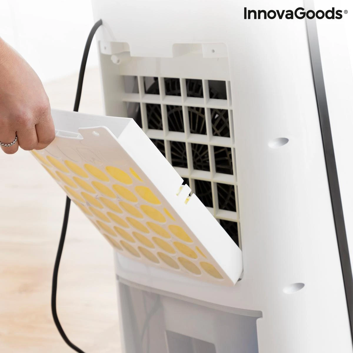 InnovaGoods oro kondicionierius su jonizatoriumi ir LED lempute Evareer