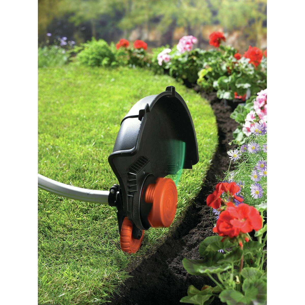 Black & Decker Juodas + DECKER 900W 35cm stiebo kirptuvas