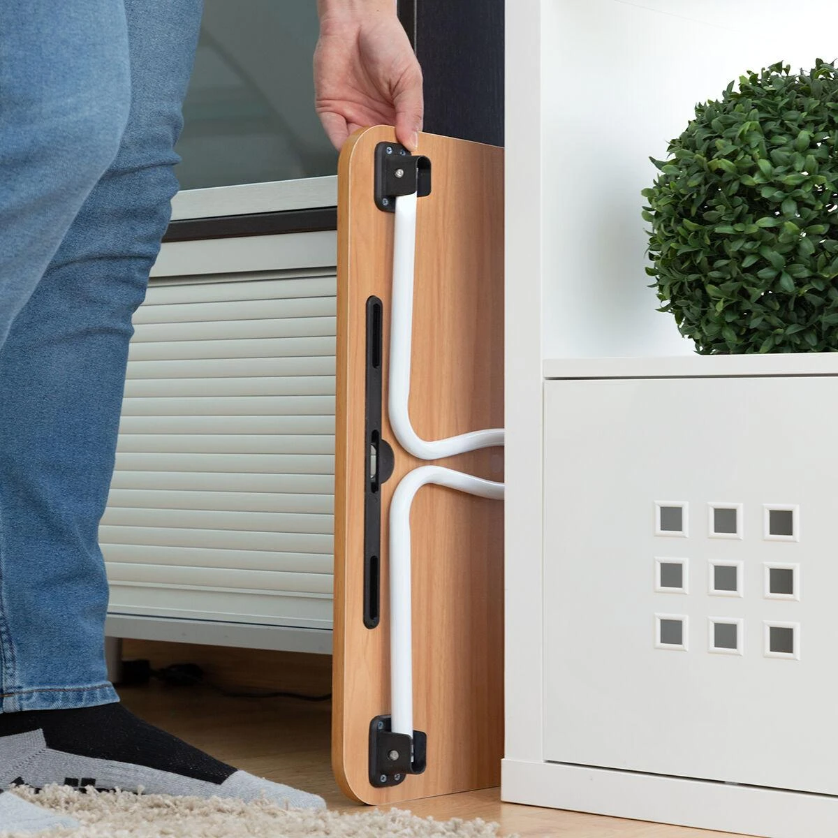 InnovaGoods daugiafunkcis sulankstomas staliukas su pagalbiniu dėklu