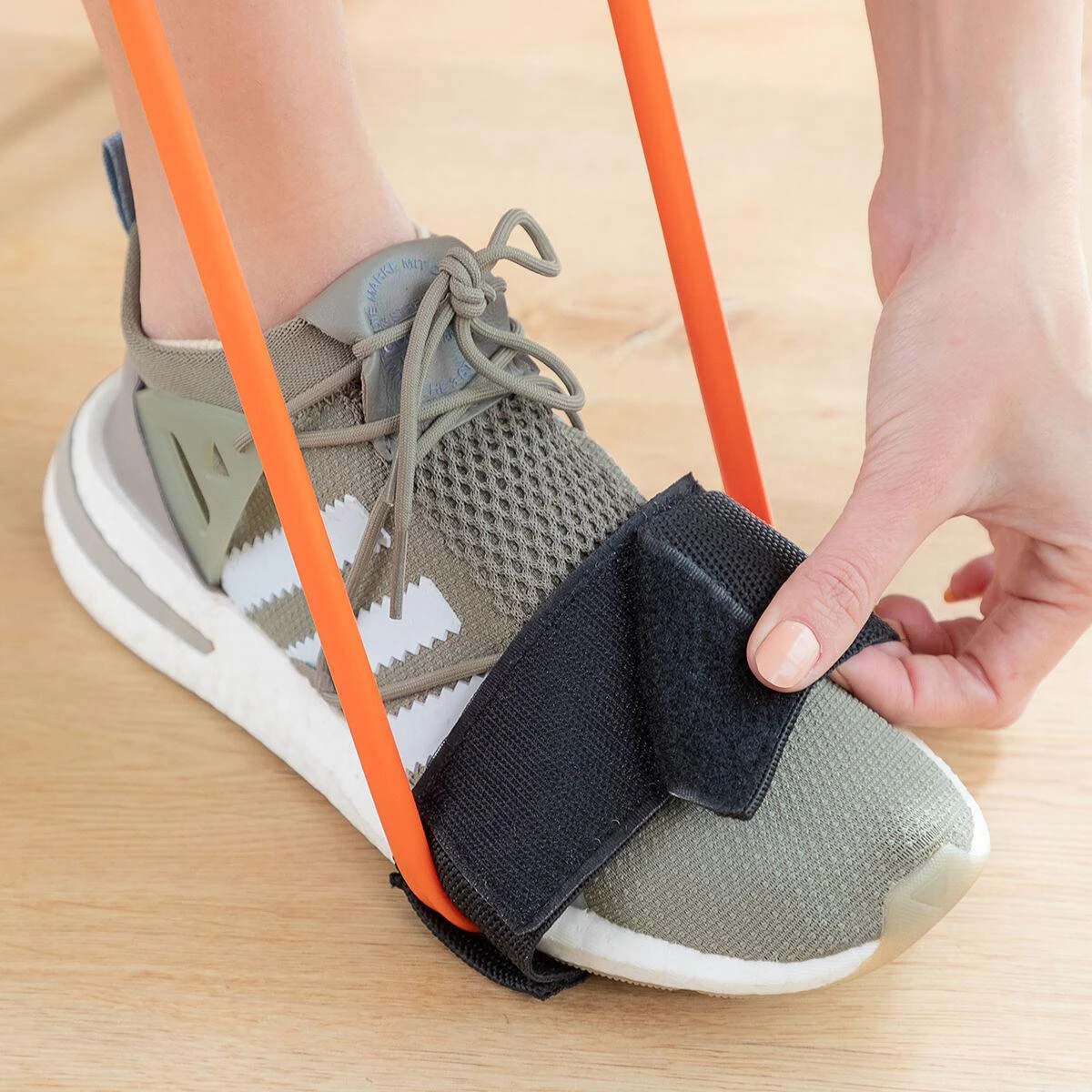 Diržas su pasipriešinimo juostomis užpakalio raumenims ir mankštos pratimai Bootrainer InnovaGoods