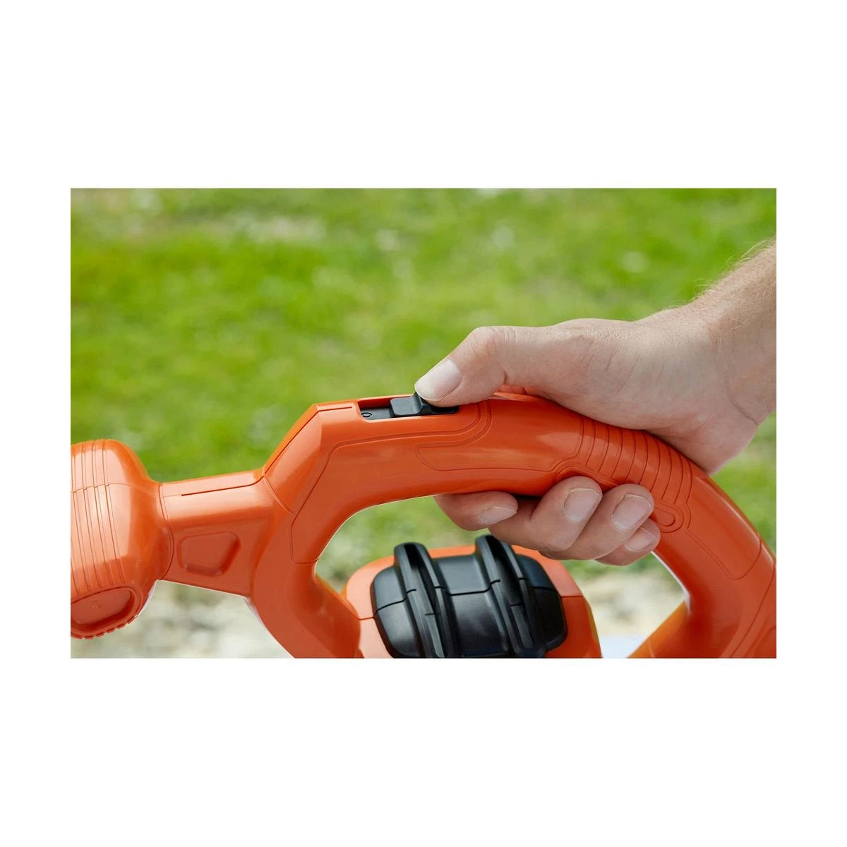 Lapų siurblys-pūstuvas Black & Decker BEBLV260