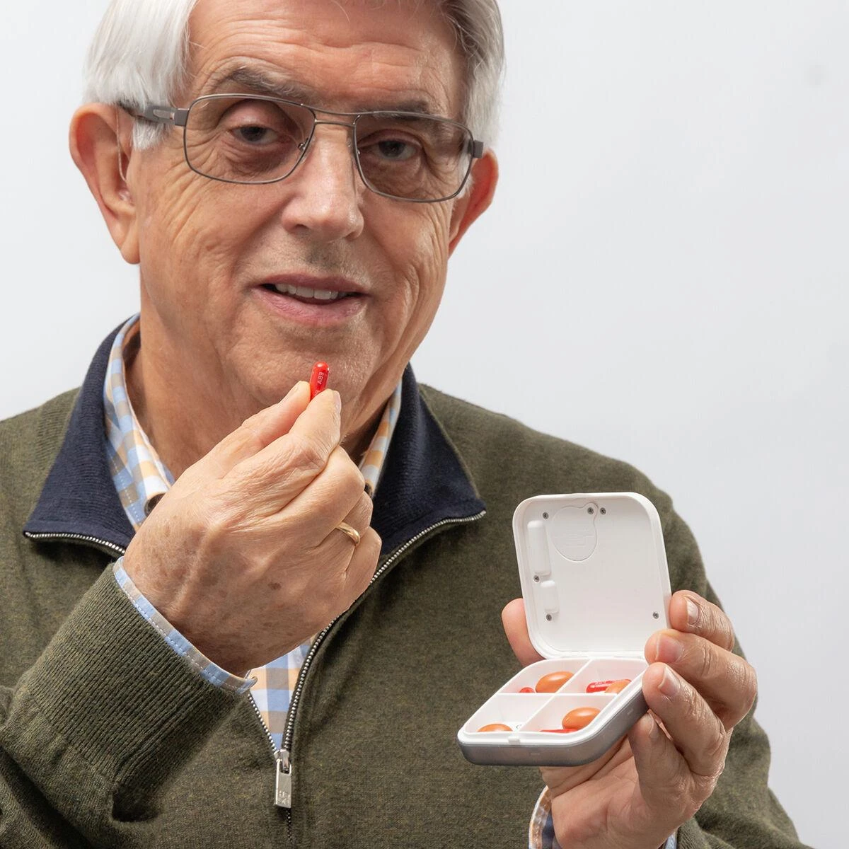 InnovaGoods Inteligentne elektroniczne pudełko na tabletki Alarm Laikrodis InnovaGoods