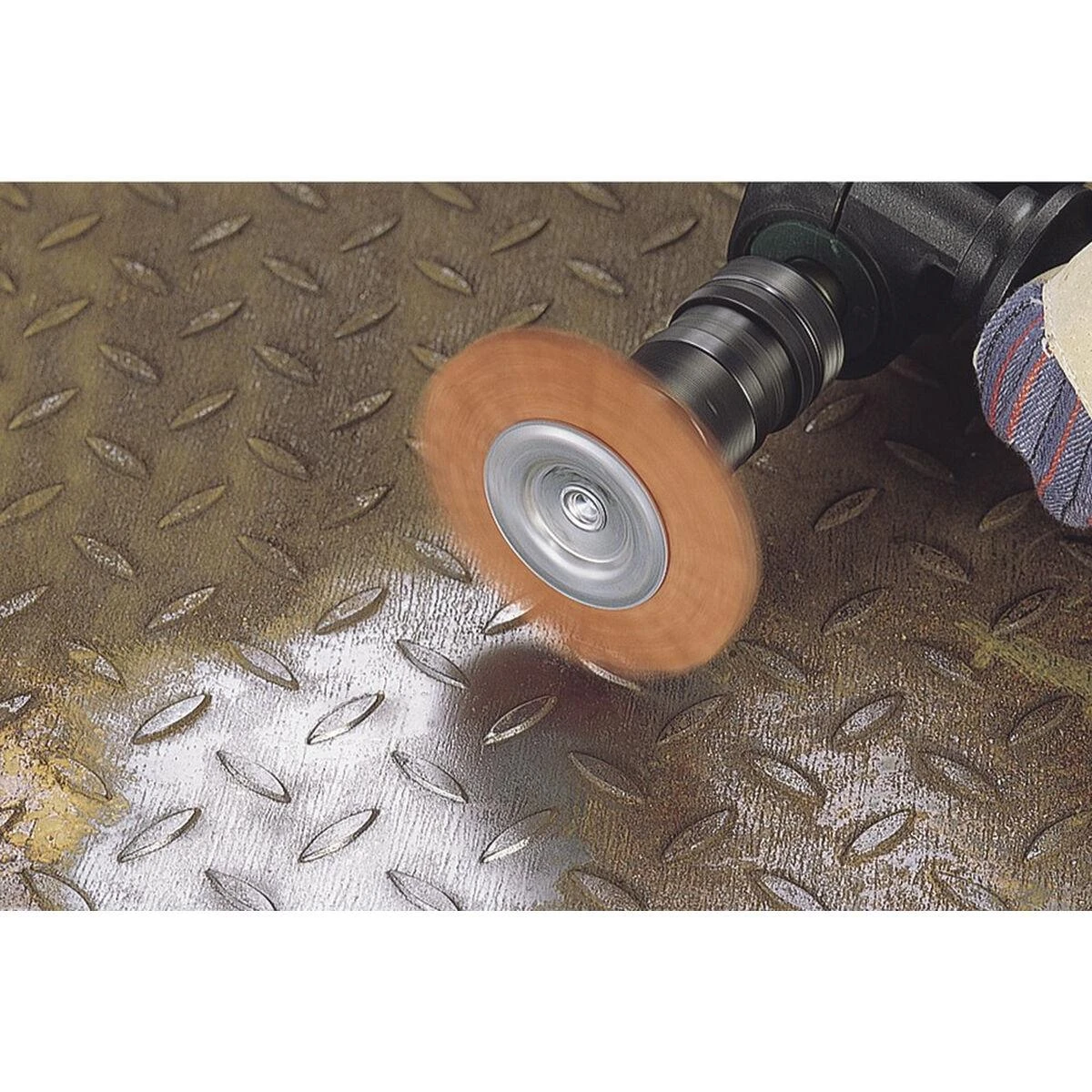 WOLFCRAFT NAILONINIS ŠEPETĖLIS 75mm DISKINIS BOTAS 6mm