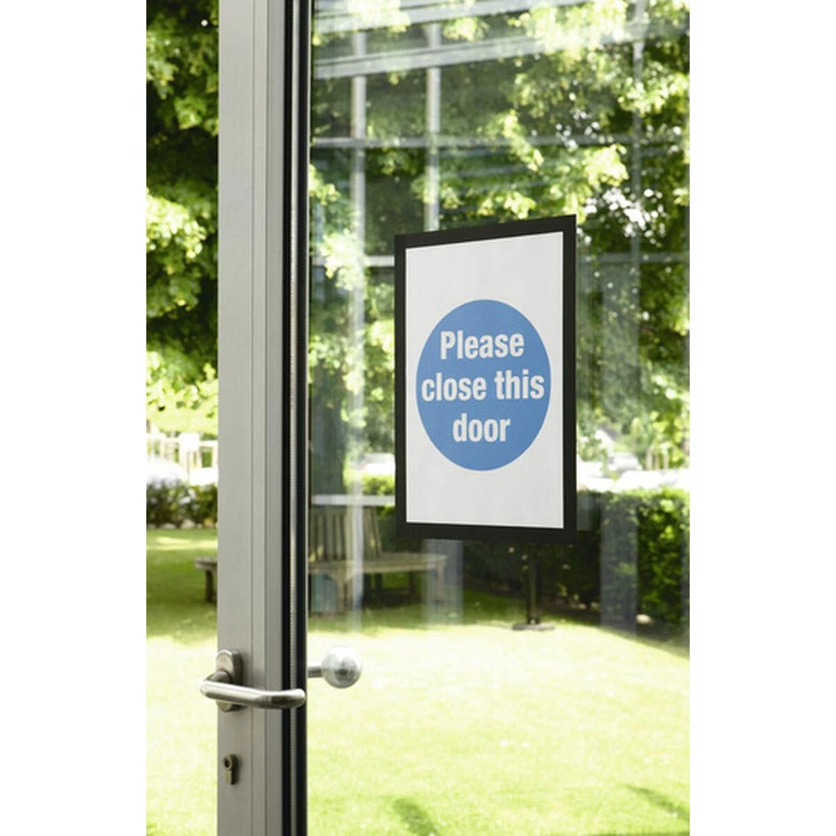 Durable Patvarus Lipnus informacinis rėmelis A4 juoda 2vnt.. (4872-01)