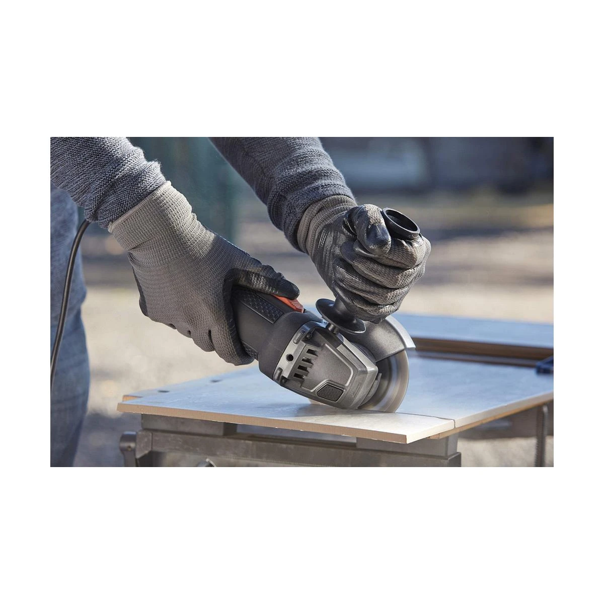 Black & Decker Juodas + DECKER KAMPINIS ŠLIUOTUVAS 115 mm 900 W BEG210-QS