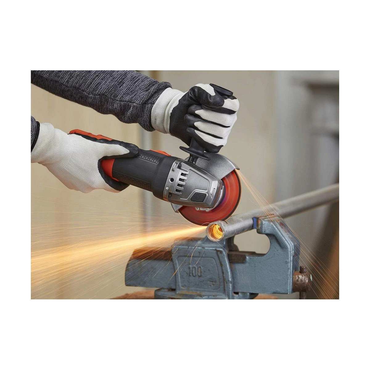 Black & Decker Juodas + DECKER KAMPINIS ŠLIUOTUVAS 115 mm 900 W BEG210-QS