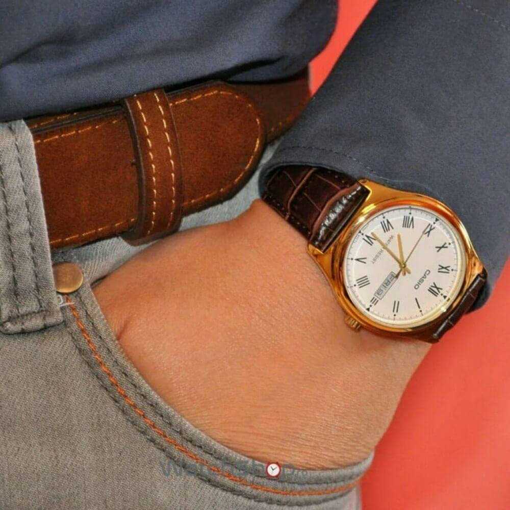 Laikrodis Casio kolekcija Vintažinis CASIO KOLEKCIJOS modelis DIENOS IR DATOS ROMĖNIEČIŠKI INDEKSAI, ODINIAI - AUKSINIAI