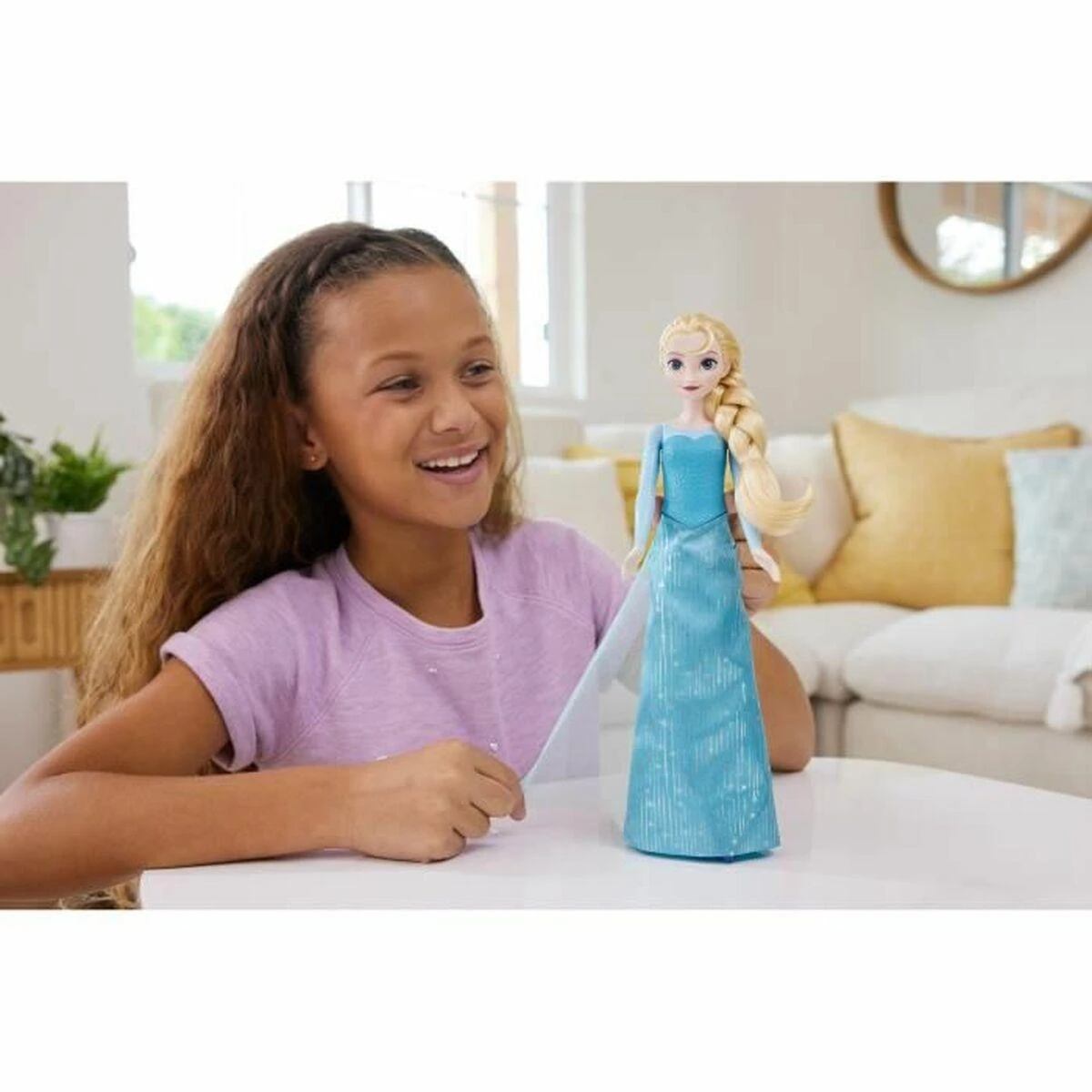 Mattel „Disney Frozen“ lėlė Elza, Ledo Šalis (1 filmo dalies įkvėpta išvaizda)