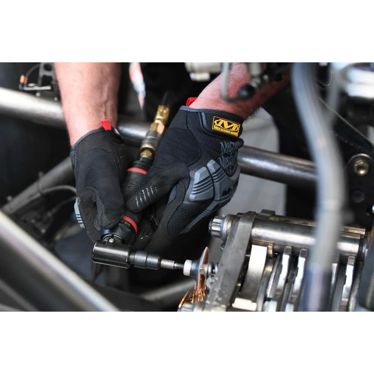 Mechanix Wear Pirštinės Mechanix M-Pact® 58 juodos XXL dydis. Velcro, TrekDry®, dirbtinė oda, delno, krumplių, Armortex®, pirštų apsauga, D30® apsauga nuo vibracijos