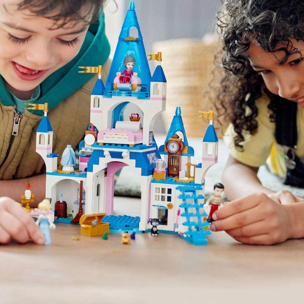 LEGO® ǀ Disney Pelenės ir Žavingojo princo pilis 43206 konstravimo rinkinys (365 dalys) 43206