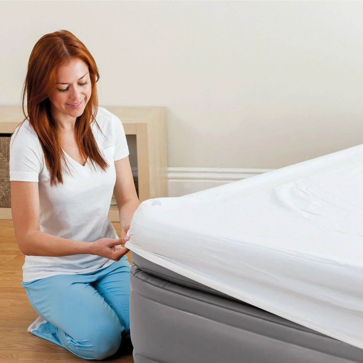 Pripučiamas čiužinys-lova INTEX Queen Comfort Elevated , Airbed W/Fiber-Tech RP su pompa,152x203x51cm