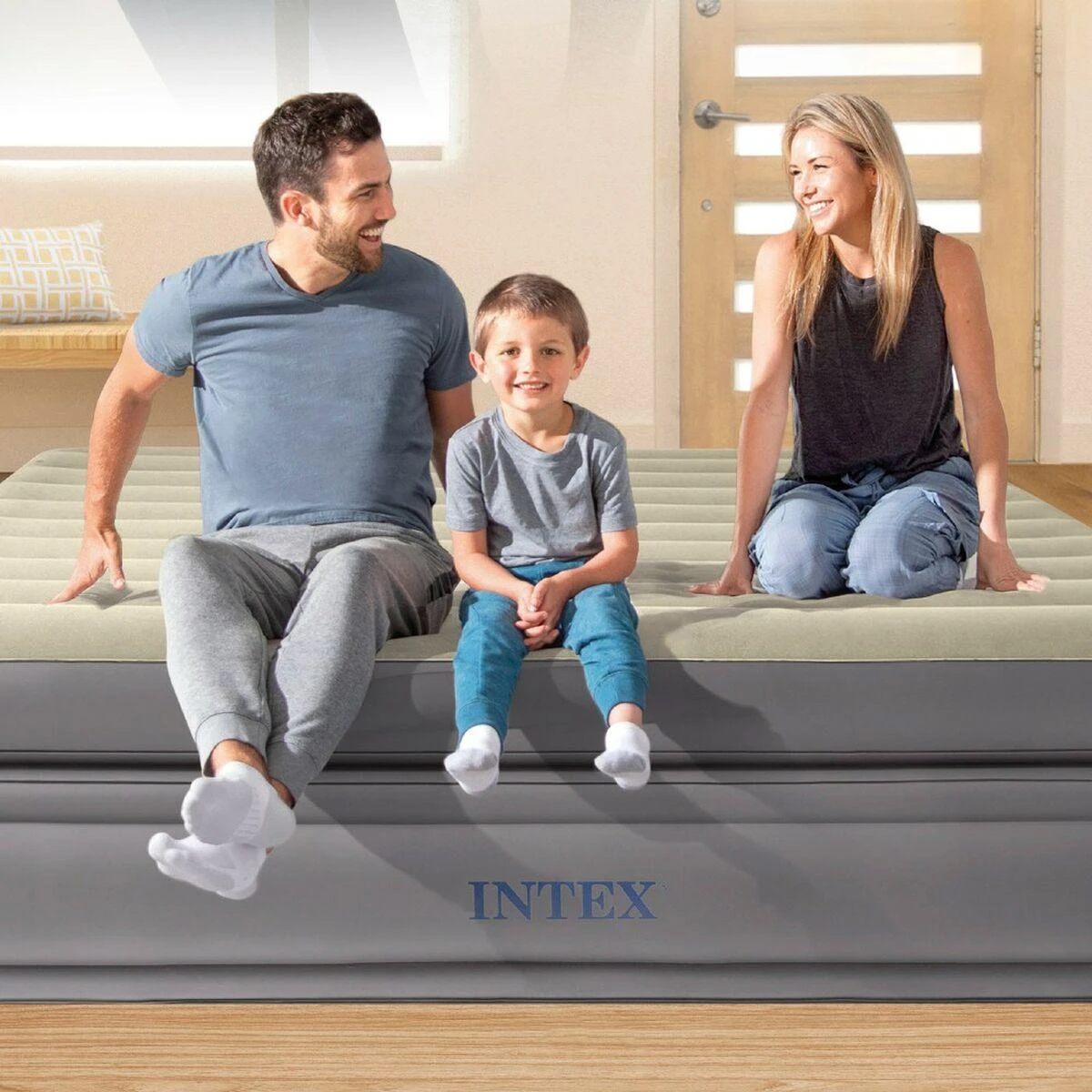 Pripučiamas čiužinys-lova INTEX Queen Comfort Elevated , Airbed W/Fiber-Tech RP su pompa,152x203x51cm