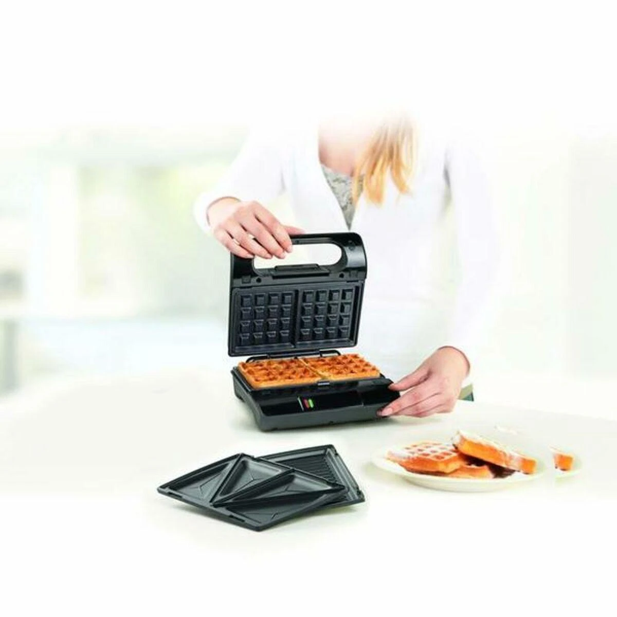 Sumuštinių keptuvas Princess Multi ir Sandwich Grilis Compact Pro Juodas, 800 W, Lėkštių skaičius 3, Sumuštinių skaičius 2,