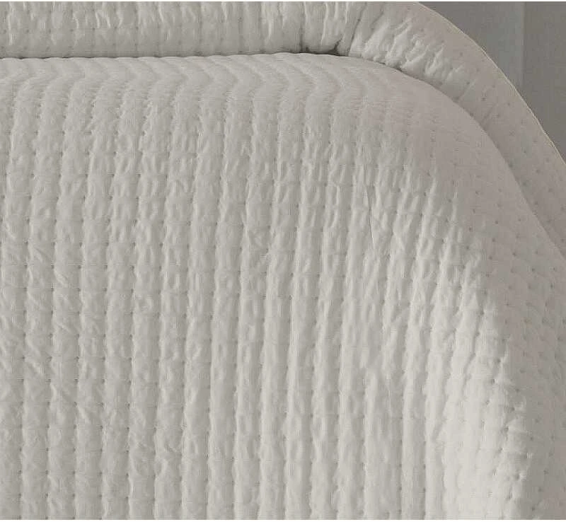 Lovatiesė AZARI BEIGE, 250x270 cm (su pagalvių užvalkaliukais)