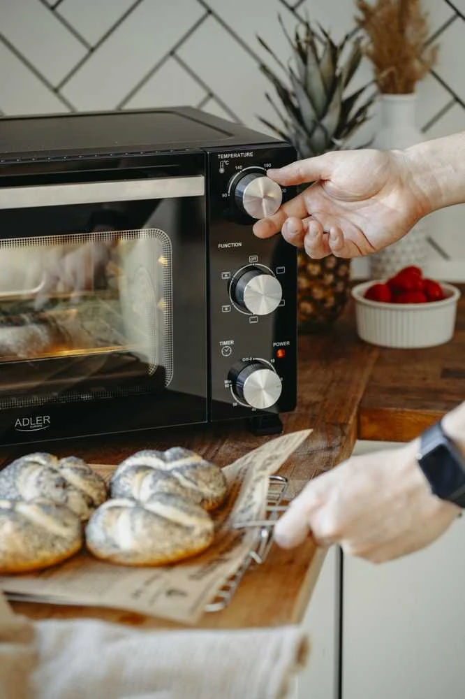 Mikrobangų krosnelė Adler elektrinė orkaitė | AD 6024 | 22 L | 1300 W | Juodas