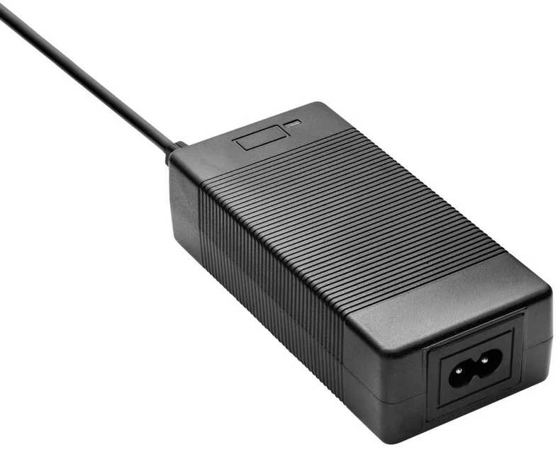 Elektrinio paspirtuko įkroviklis Akyga, juodas