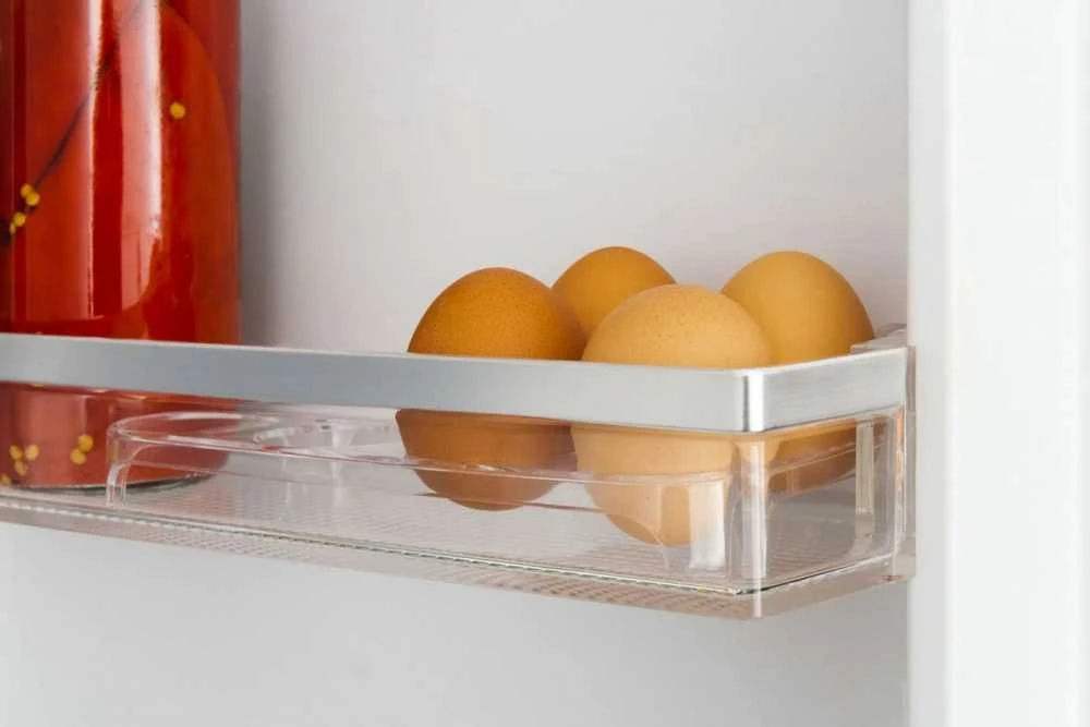Amica BK3055.6 NFM(E) įmontuojamas šaldytuvas su „Total No Frost“ technologija, baltas, 244 l