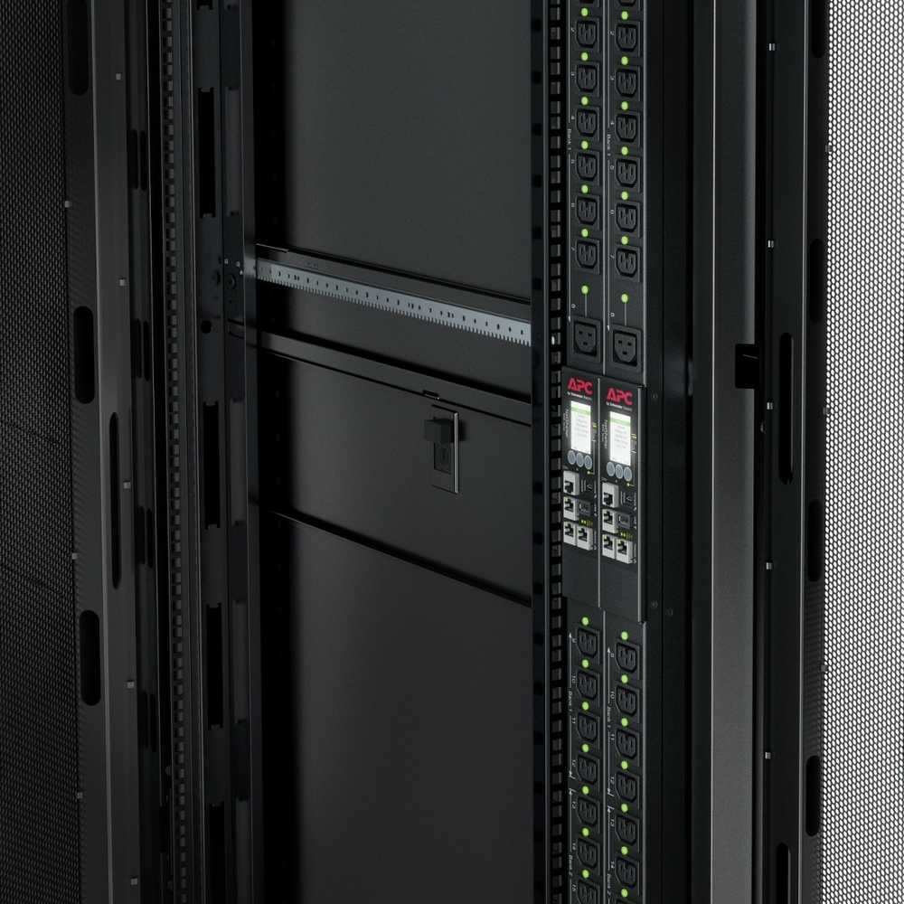 APC Rack PDU 9000 komutuojamas, ZeroU, 11.0kW, 230V, (21) C13 ir (3 ...
