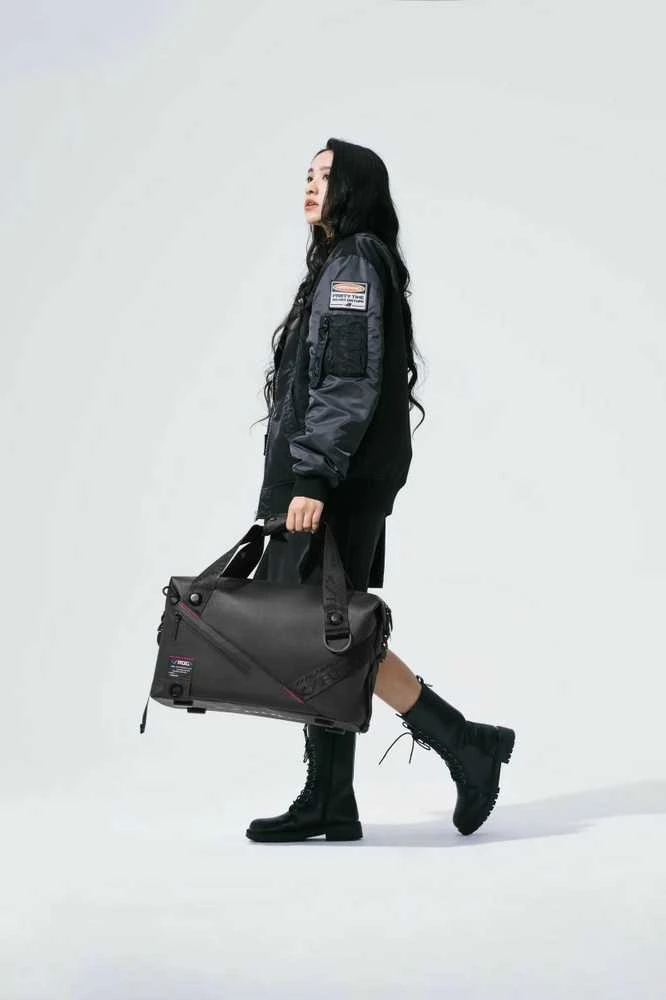 „Asus BC3700 Horn Slash Duffle Crepes“.