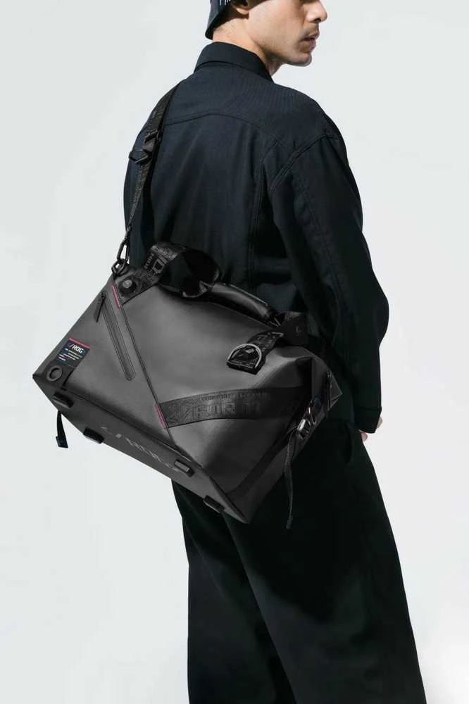 „Asus BC3700 Horn Slash Duffle Crepes“.