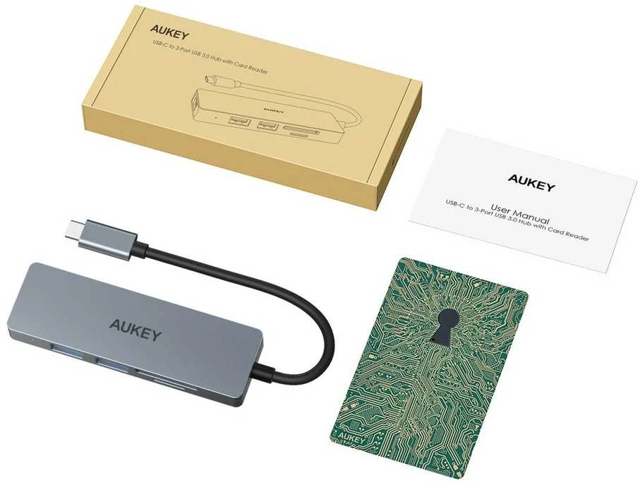 Aukey USB-C šakotuvas su visais komplekto priedais