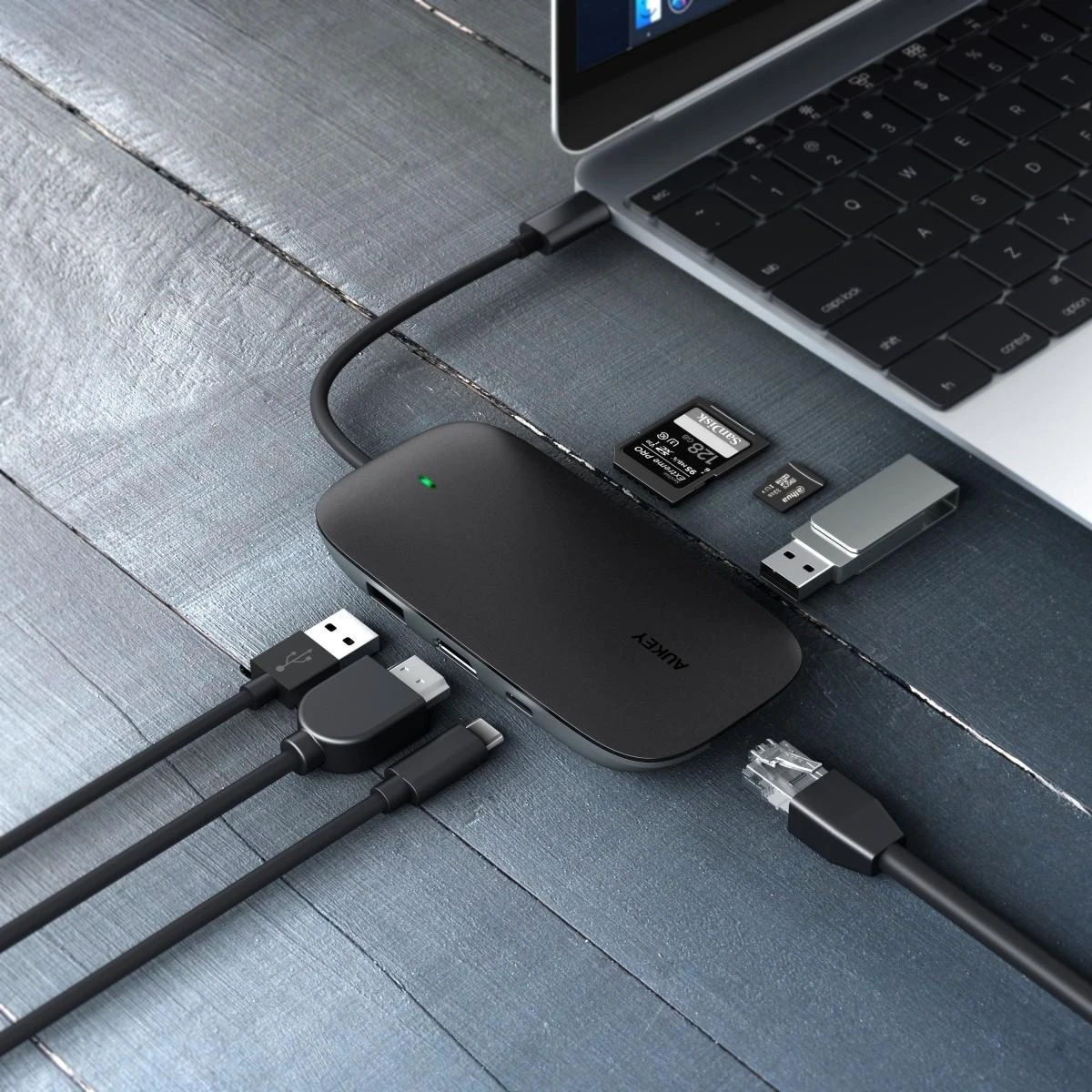 Aukey 8 Port USB 3.0 Type-C Hub CB-C71 Juodas