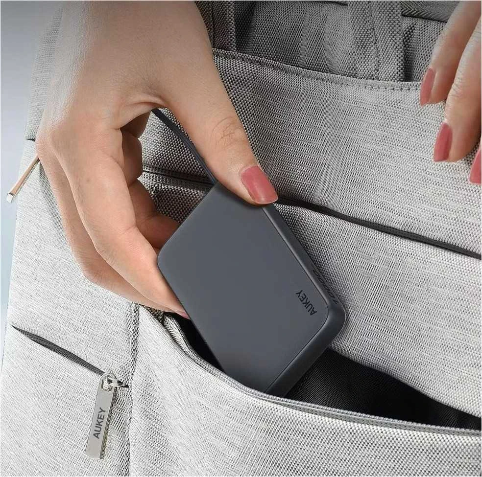 Aukey Pb-y53p išorinė baterija 10000 mAh 22,5 W 4xUSB kabelis USB-C