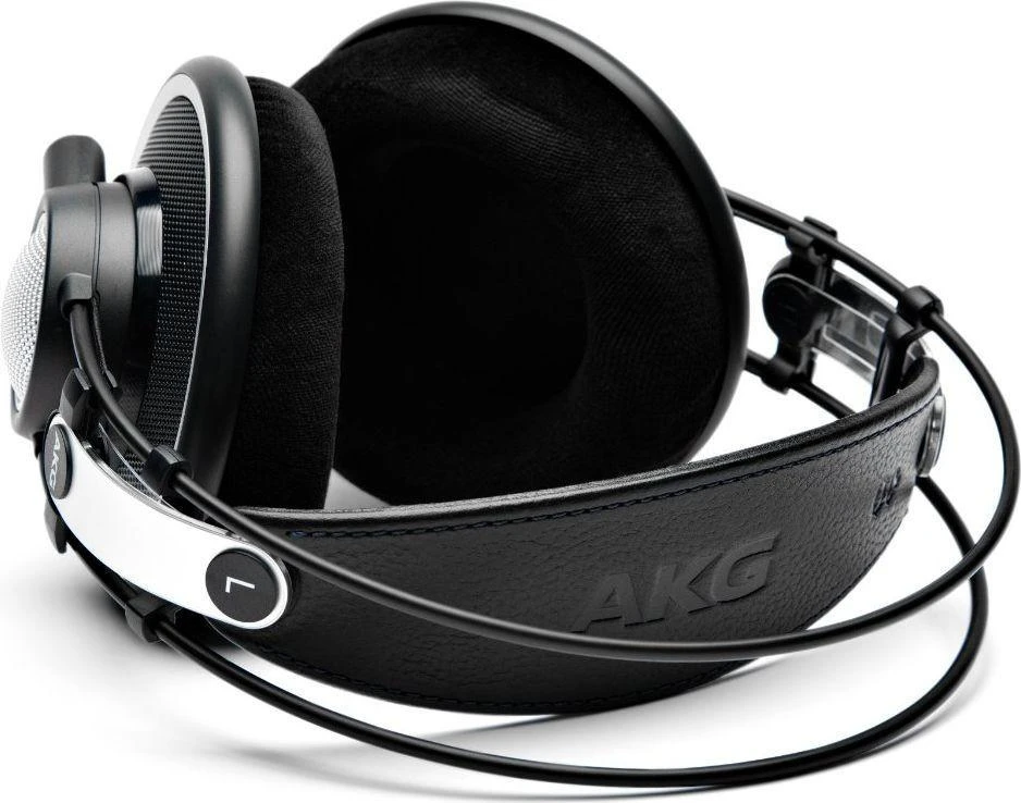 Atviro tipo referencinės studijinės ausinės AKG K702